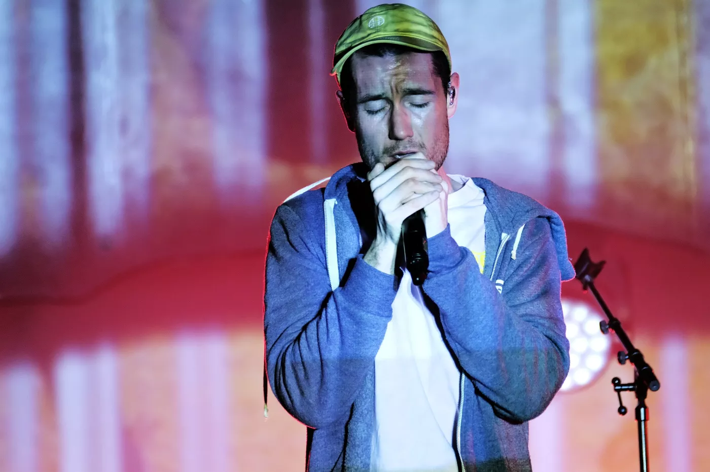 Anonym enmandshær kæmpede bravt i betonhallen