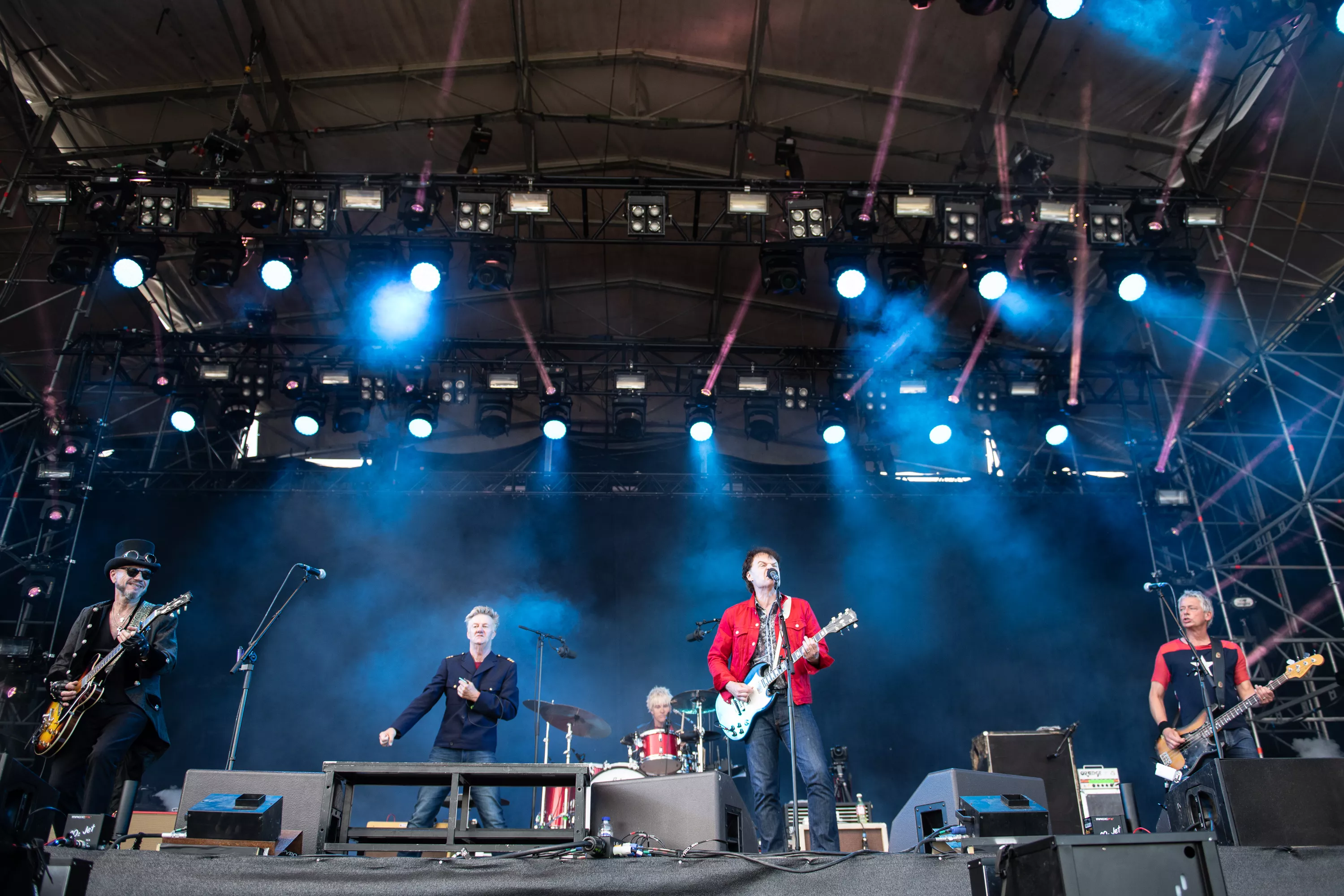 1000 spelningar senare – nu släpper Malmörockarna bok