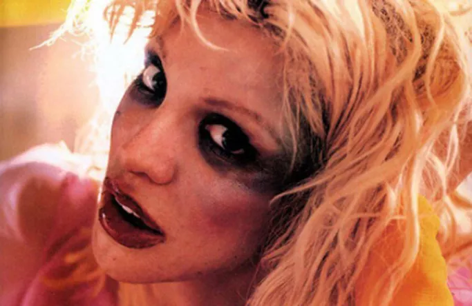 Video: Se Courtney Love fortolke PJ Harvey