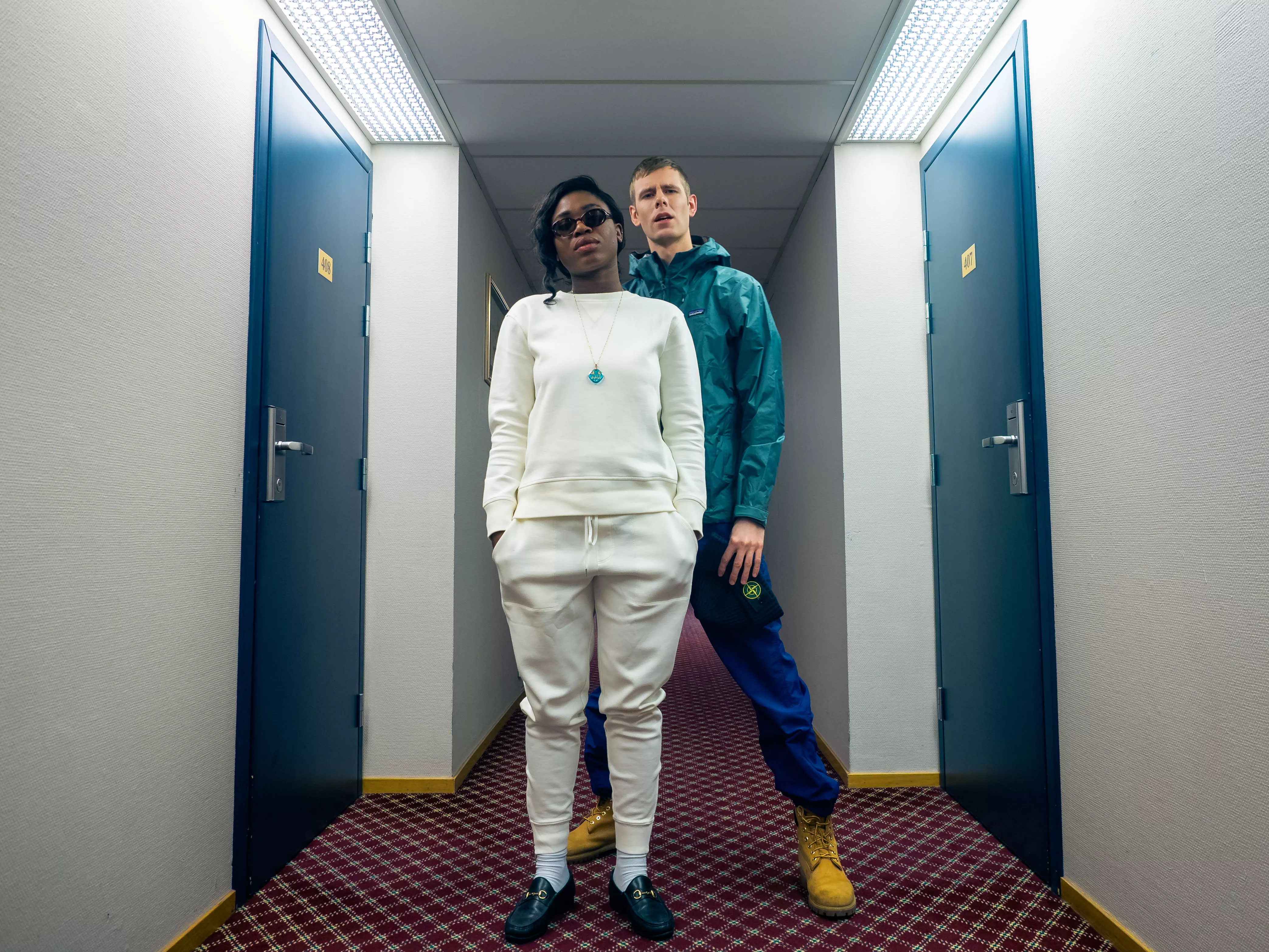 by:Larm-aktuelle Myra og Lars Vaular ute med musikkvideo