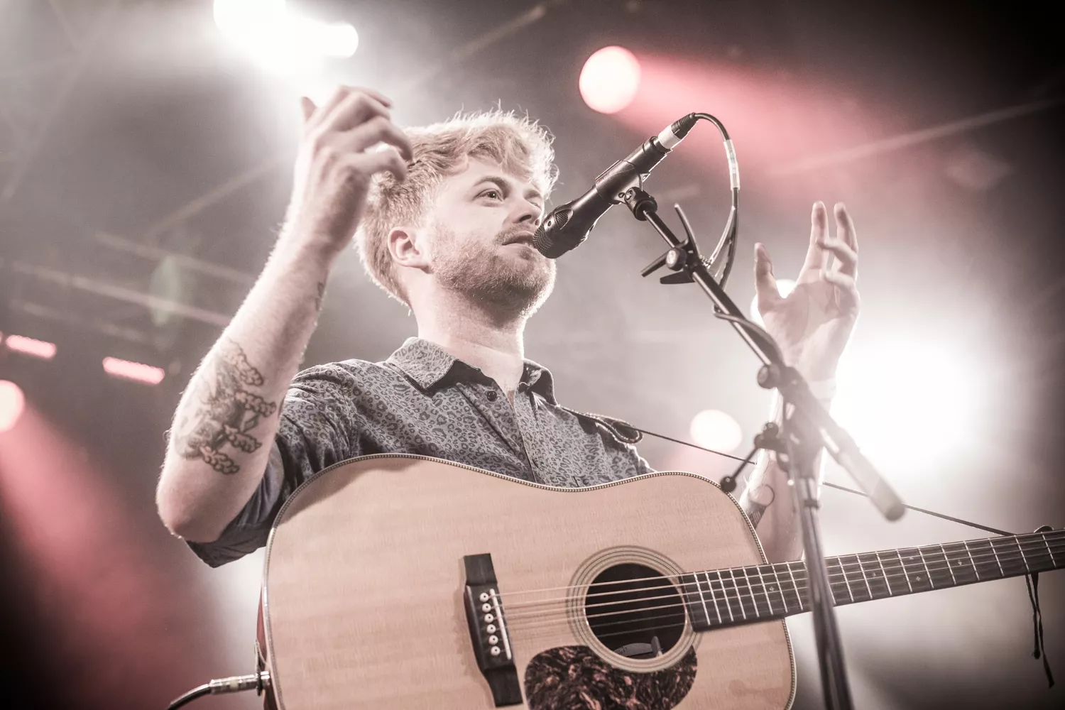 Hør Christian Hjelms nye julesingle 