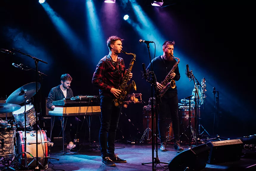 Girls in Airports annoncerer første turné som kvartet