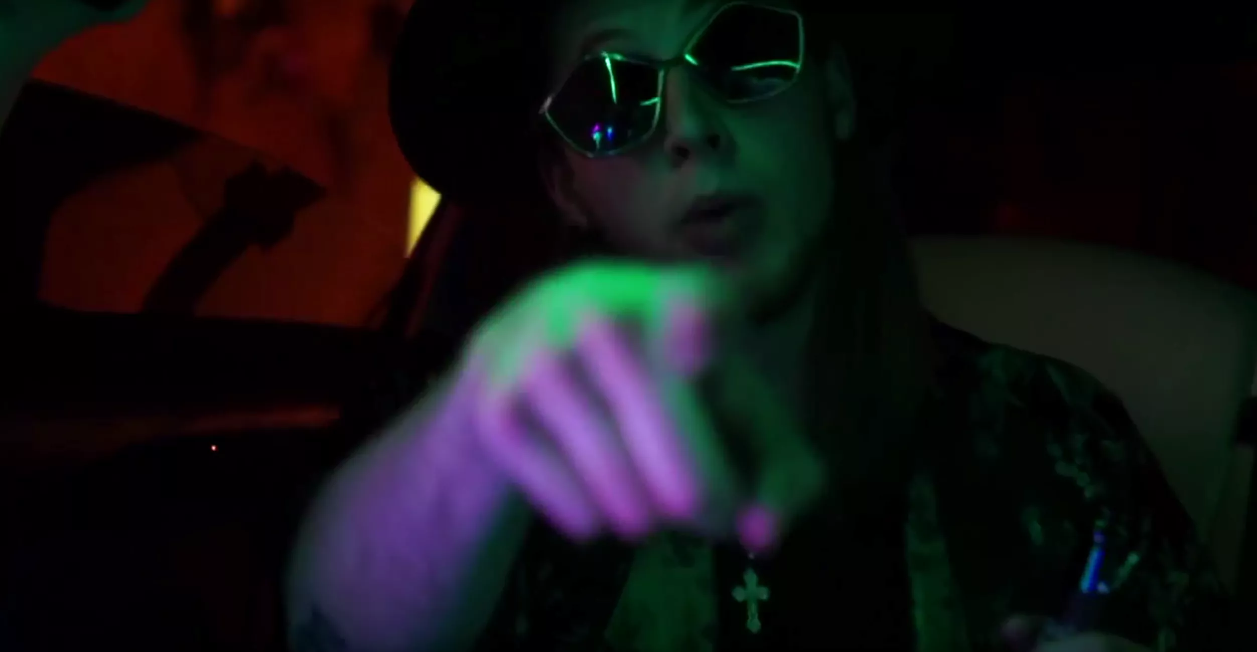 VIDEOPREMIERE: Vil du smage Alfens spanskrør?