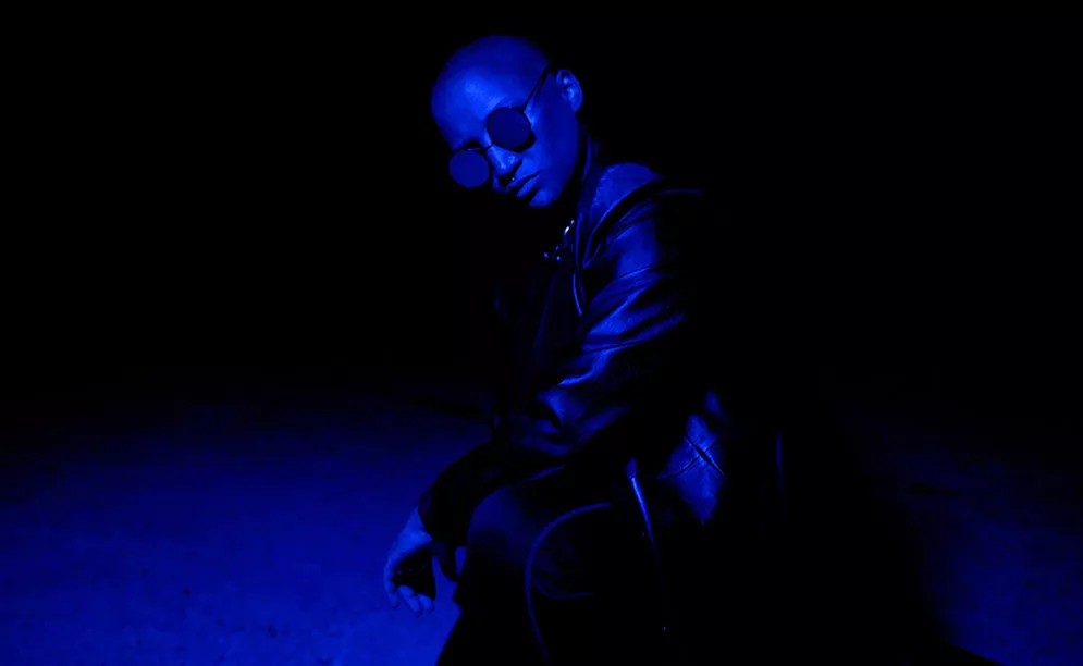 VIDEOPREMIERE: Lucy Love kan stadig spytte "9 Bars" – og annoncerer nyt album