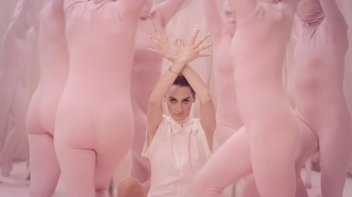 Världspremiär: Yelle – ”Comme un enfant”