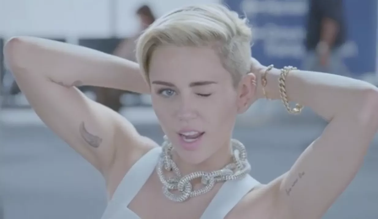 Hør Miley tolke Beatles