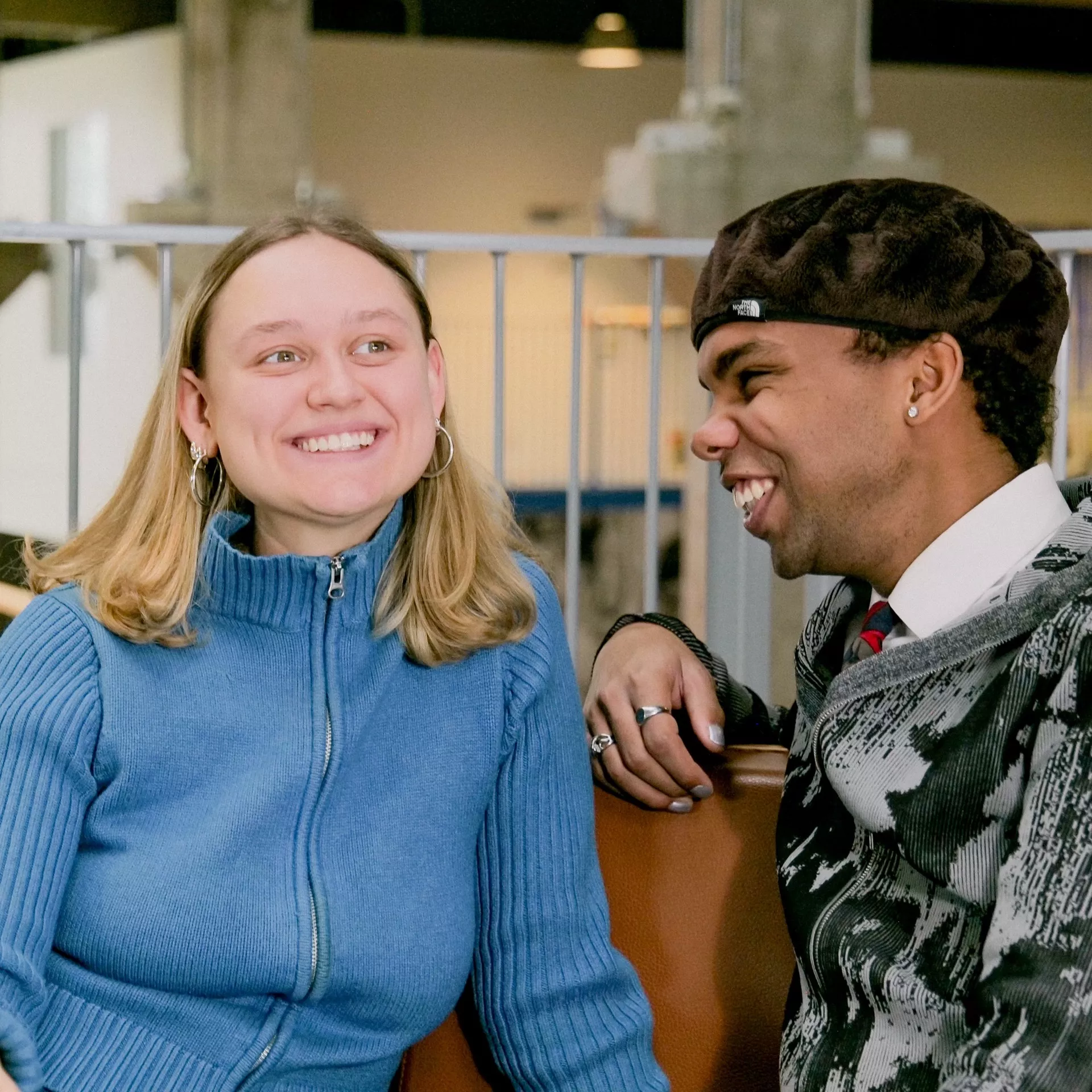 Vy har gang i mange kreative projekter efter sit højskoleophold, og RoFH har skabt et stærkt netværk for hende. Eksempelvis laver hun ofte samarbejde med Kofi Bondzie Ramsing, som gik på højskolen året før Vy selv.