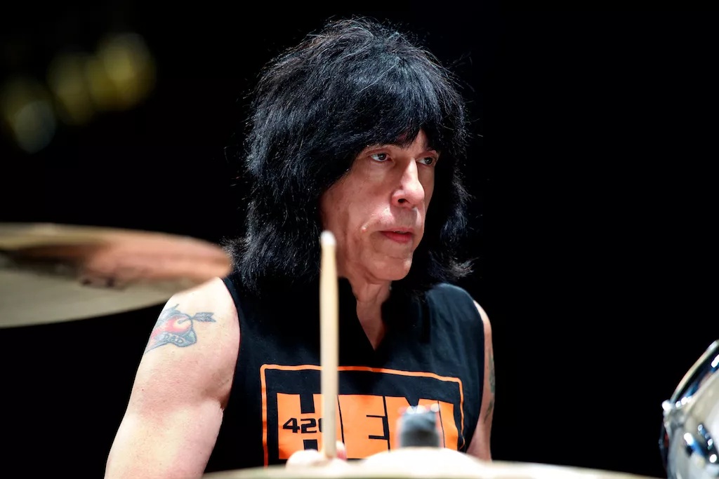 Tidligere Ramones-medlem til Norge