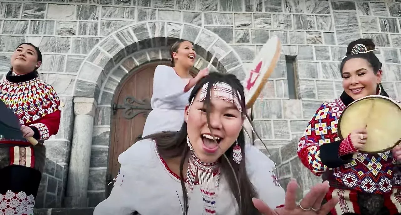 På fotoet: Uummannaq Kids