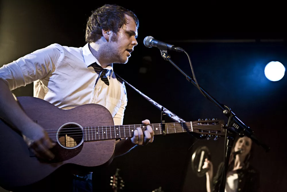 Loney Dear på turné