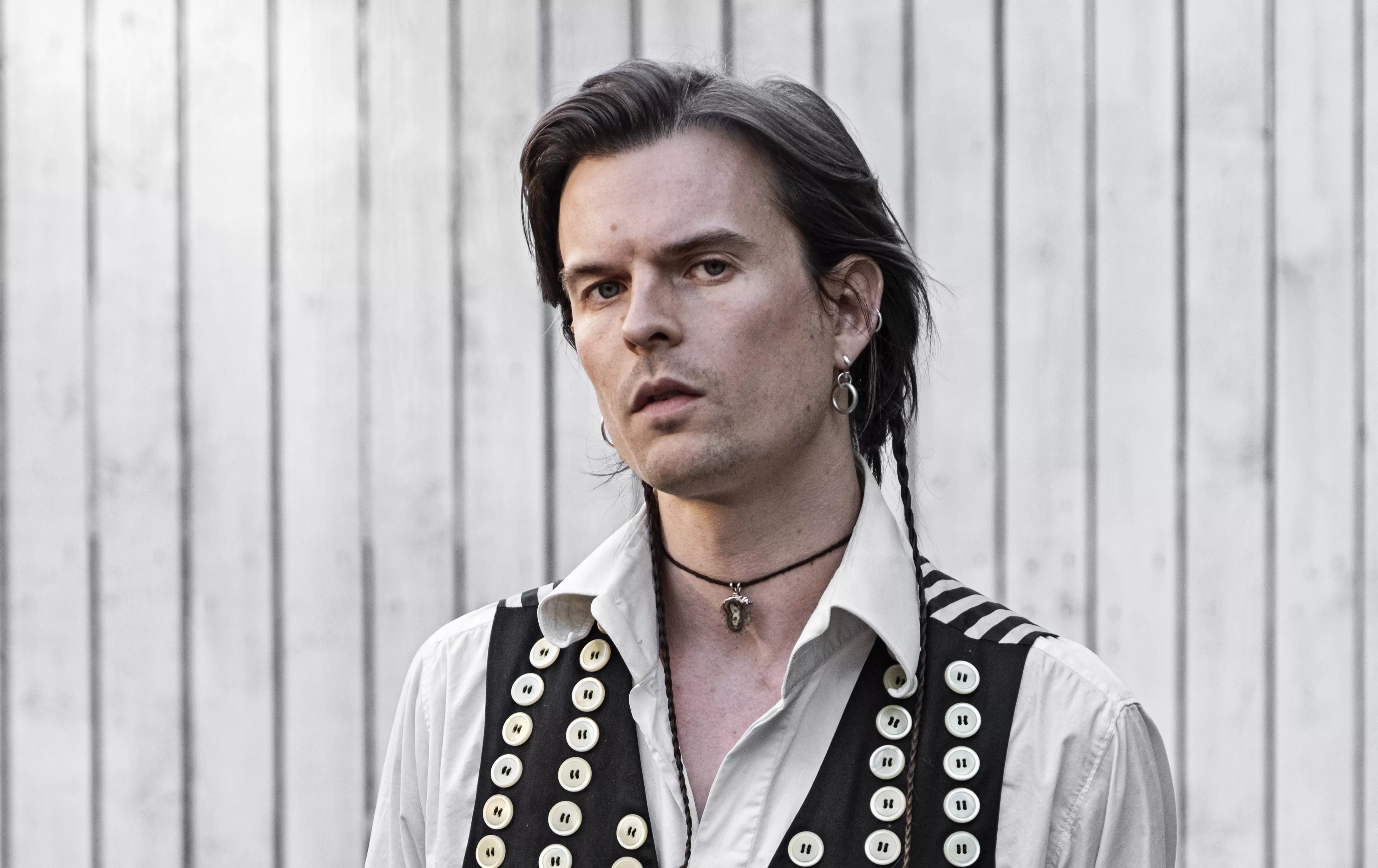 På fotoet: Mathias Broe