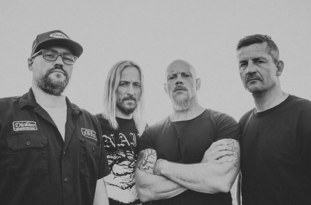 ANMELDELSE: Flot debut! – og nej, vi gider ikke ”slet det”