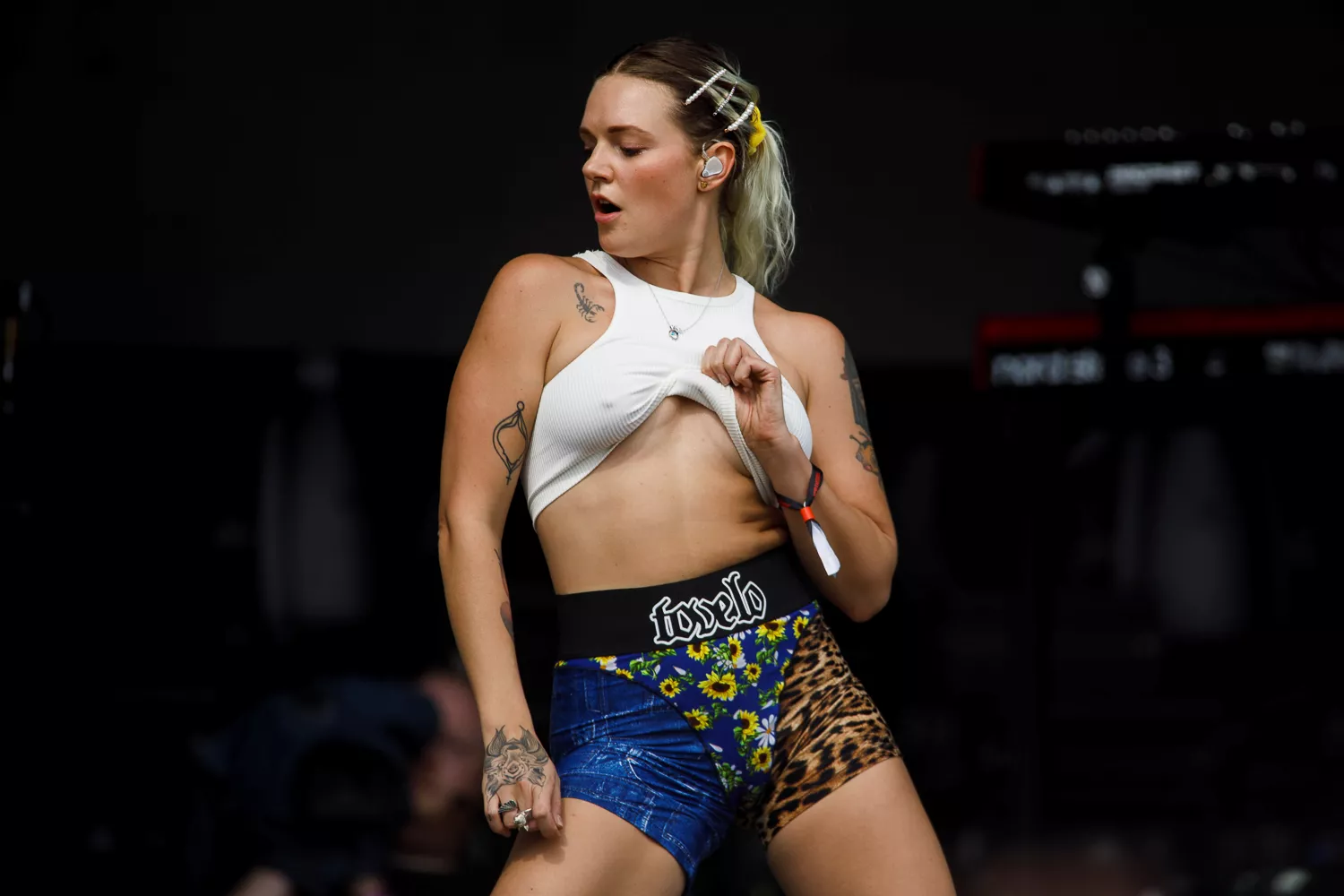 Spændt op og klædt af til lir