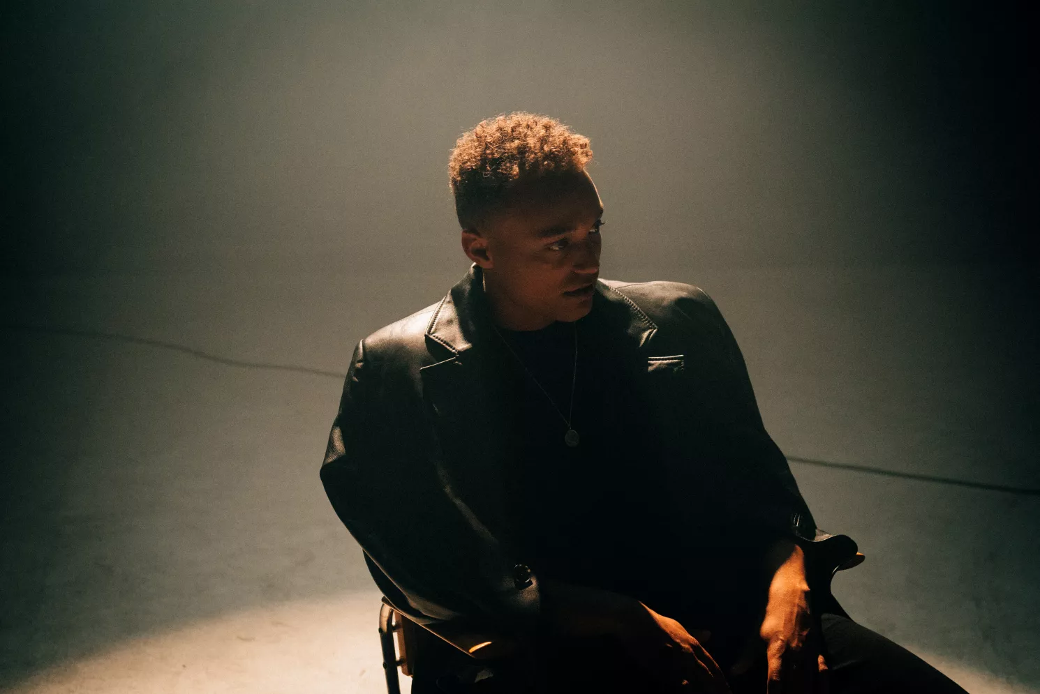 JULEKALENDER-LÅGE 20: Hør årets bedste sang ifølge Alexander Oscar