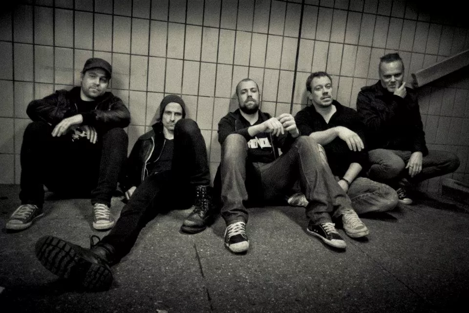 Göteborgsband tar hjälp av stjärnbasist