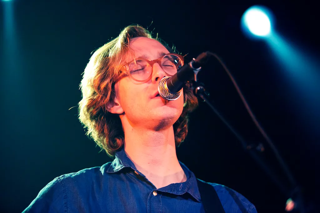 Erlend Øye tar med seg Island til Sør-Korea i ny musikkvideo