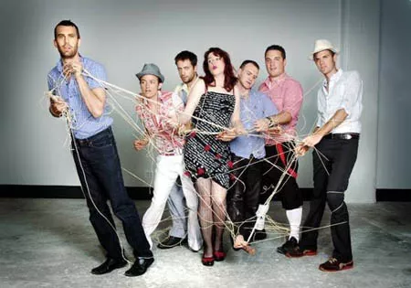 The Hidden Cameras till Sverige