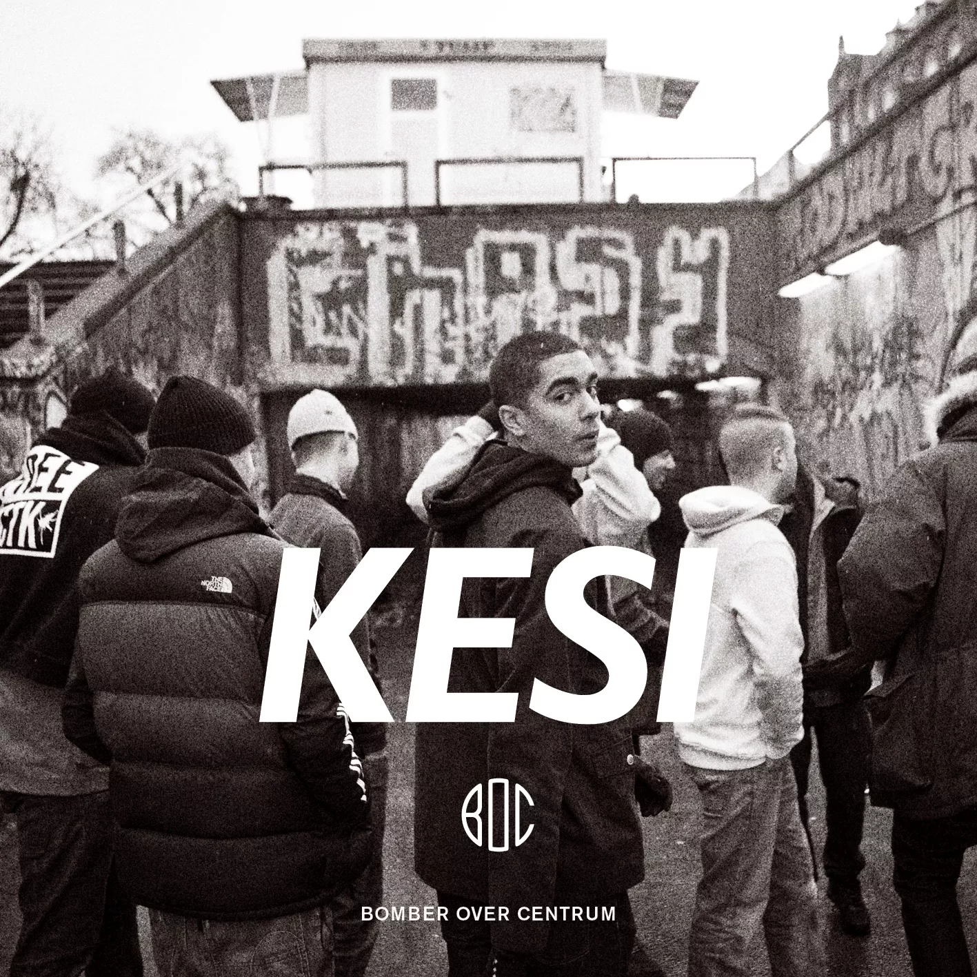 Kesi klar med debutalbum og dobbeltsingle