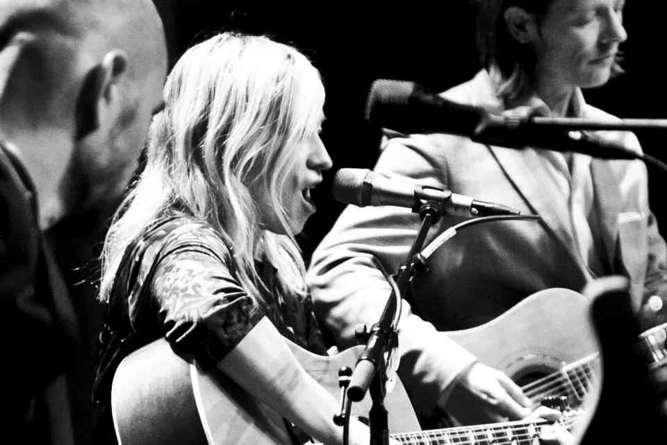 ANMELDELSE: Claus Hempler er tilbage med hjælp fra Dicte