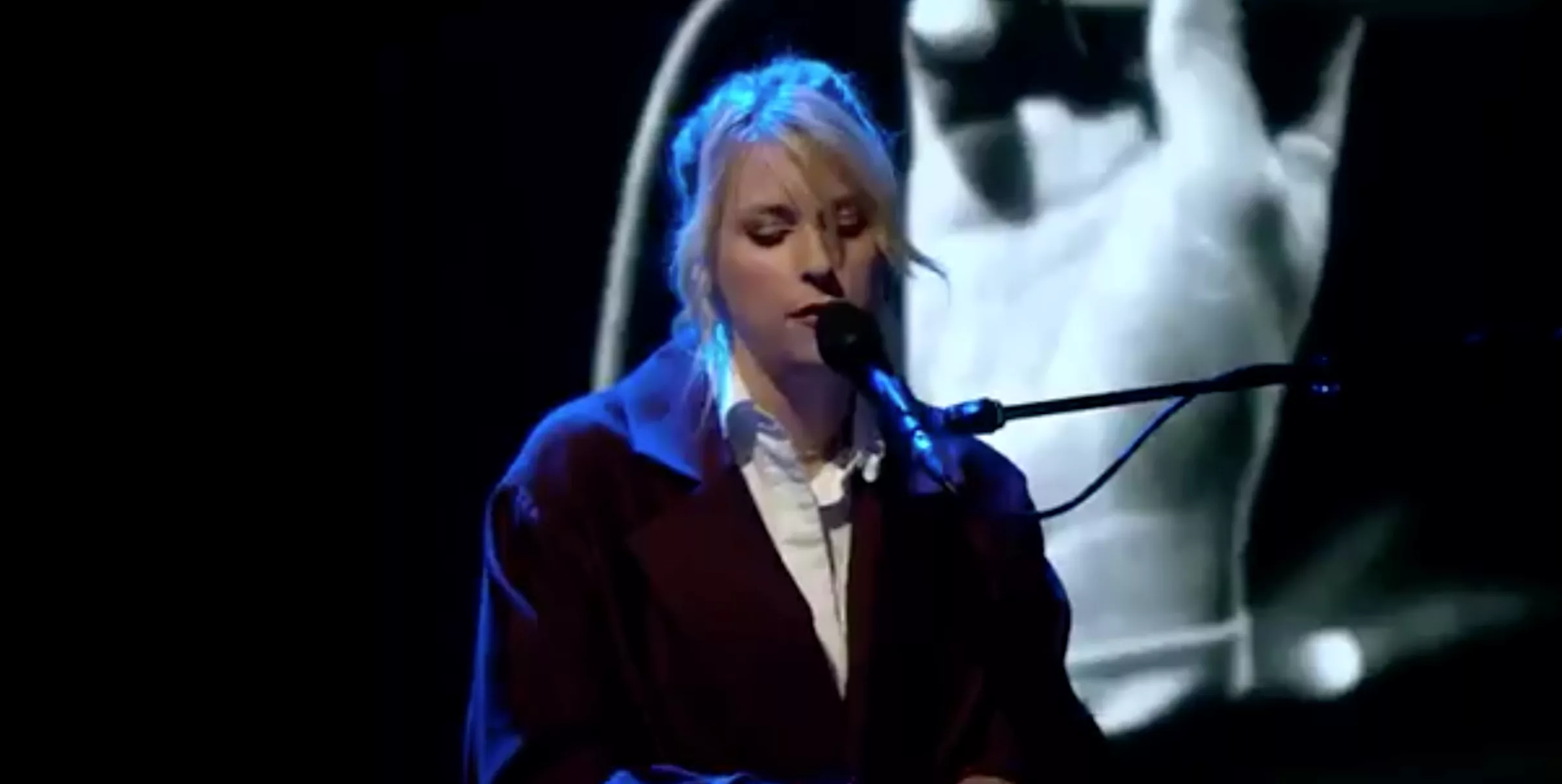 Se Susanne Sundfør opptre på BBC Newsnight