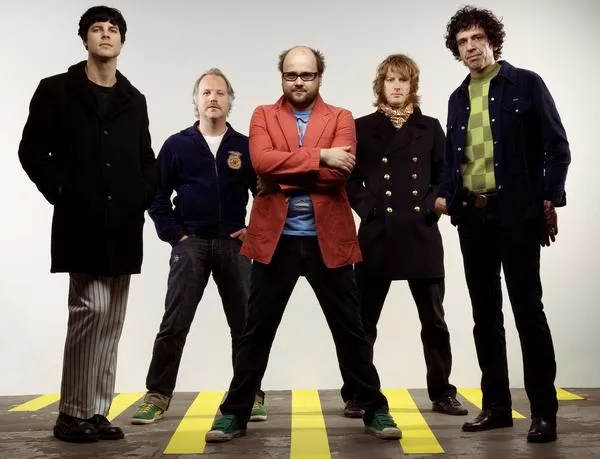 The Apples In Stereo vender tilbage