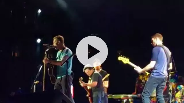Se Coldplay spille sange fra "Tilbage til fremtiden" med Michael J. Fox