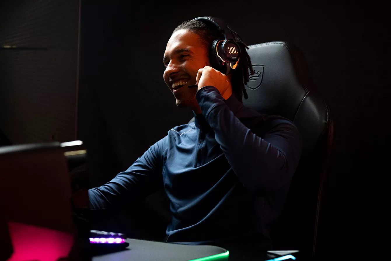 Nyt trådløst headset holder styr på dine hovedbevægelser