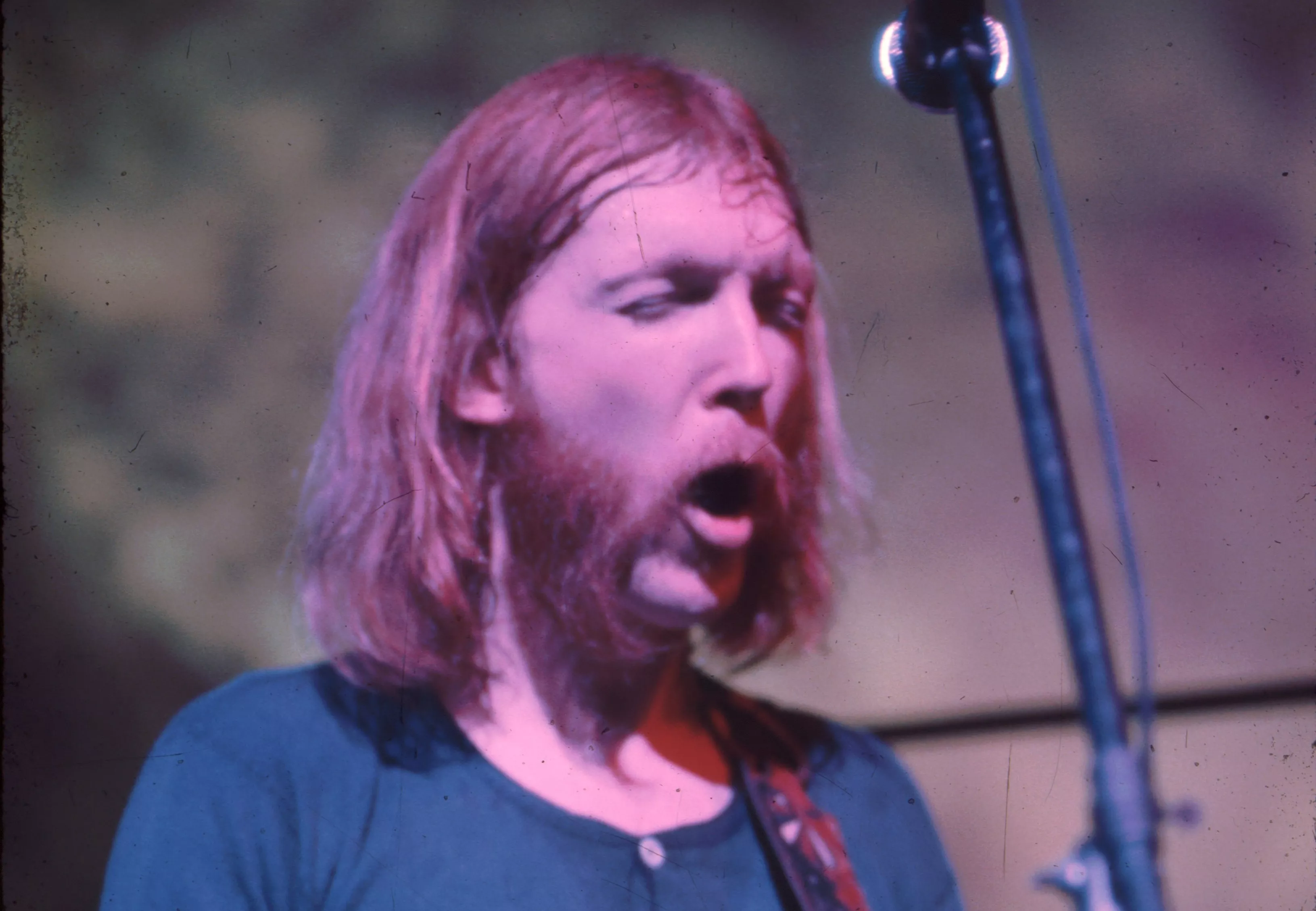 Mesterguitarist døde i motorcykelstyrt som 24-årig. Et  halvt år senere ærede kammeraterne ham med forrygende koncert 