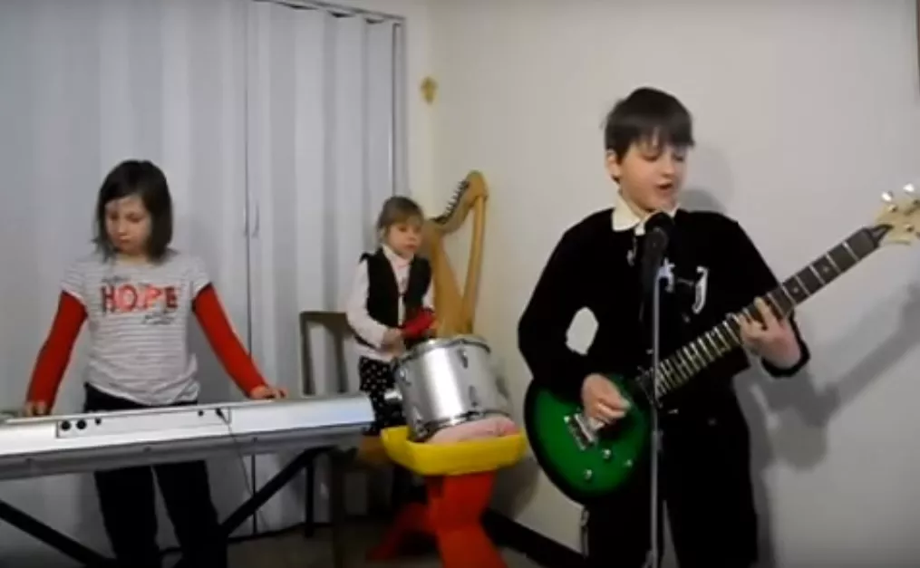 Inlevelsen! Kolla in den här grymma Rammstein-covern