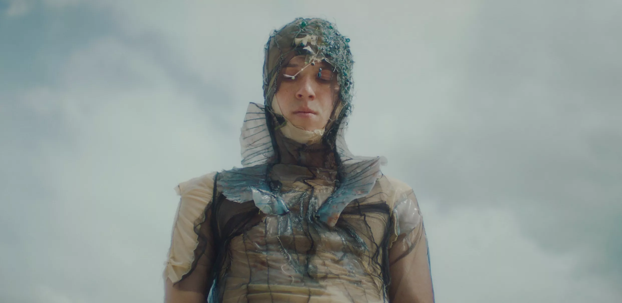 VIDEOPREMIERE: FRAADS leder efter Dragekvinden i flot fantasyfortælling