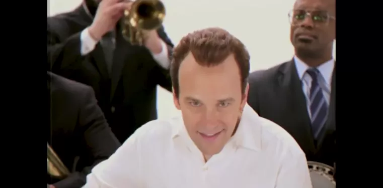 Efterapar 90-talsklassiker – in i minsta detalj