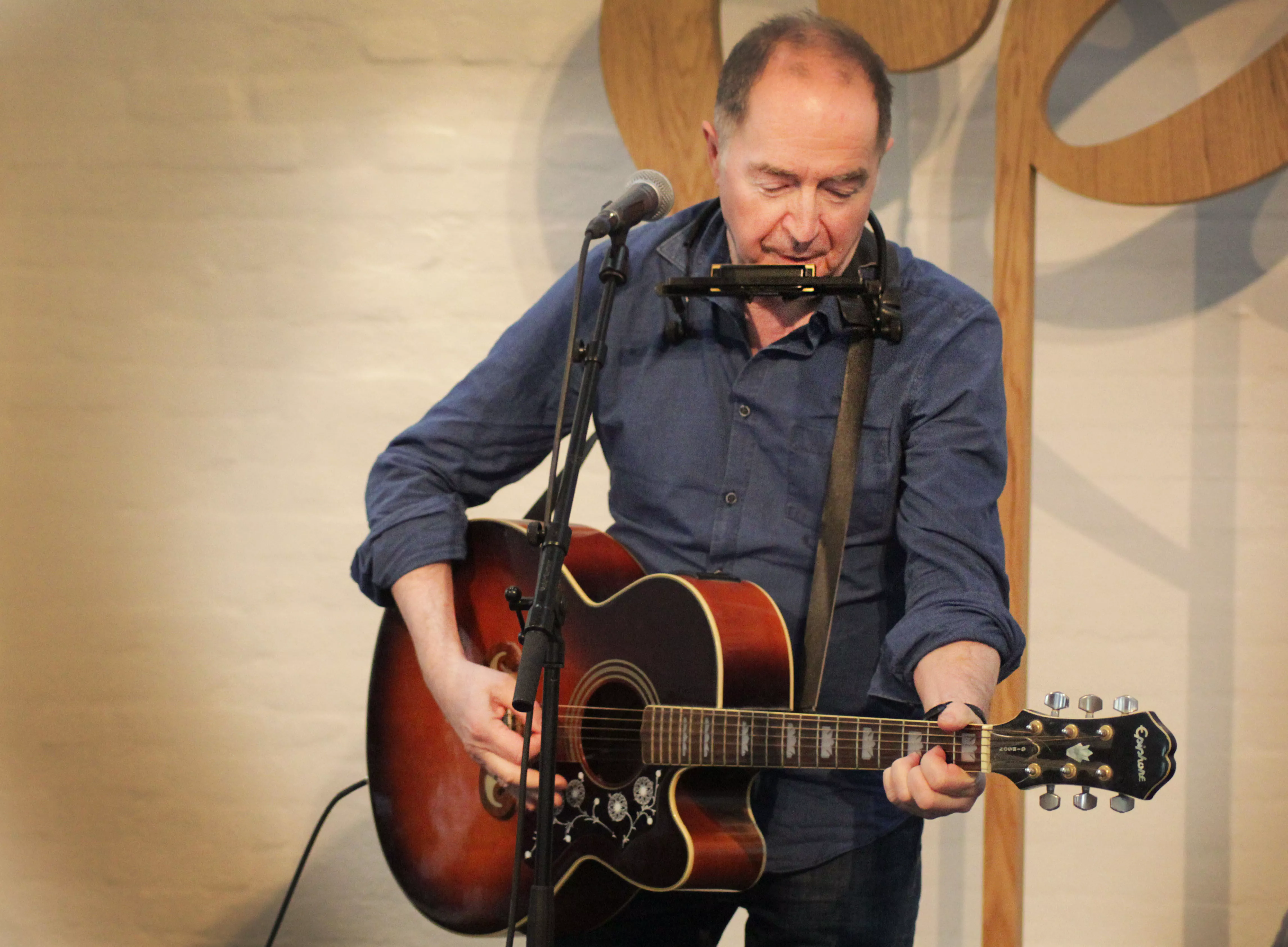 Julekalender låge 3: Hør årets bedste sang ifølge Niels Skousen