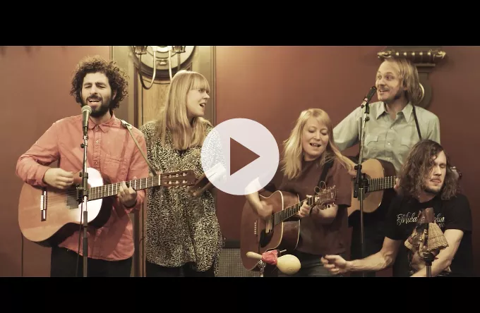 Premiere: José González hylder livet i ny musikvideo