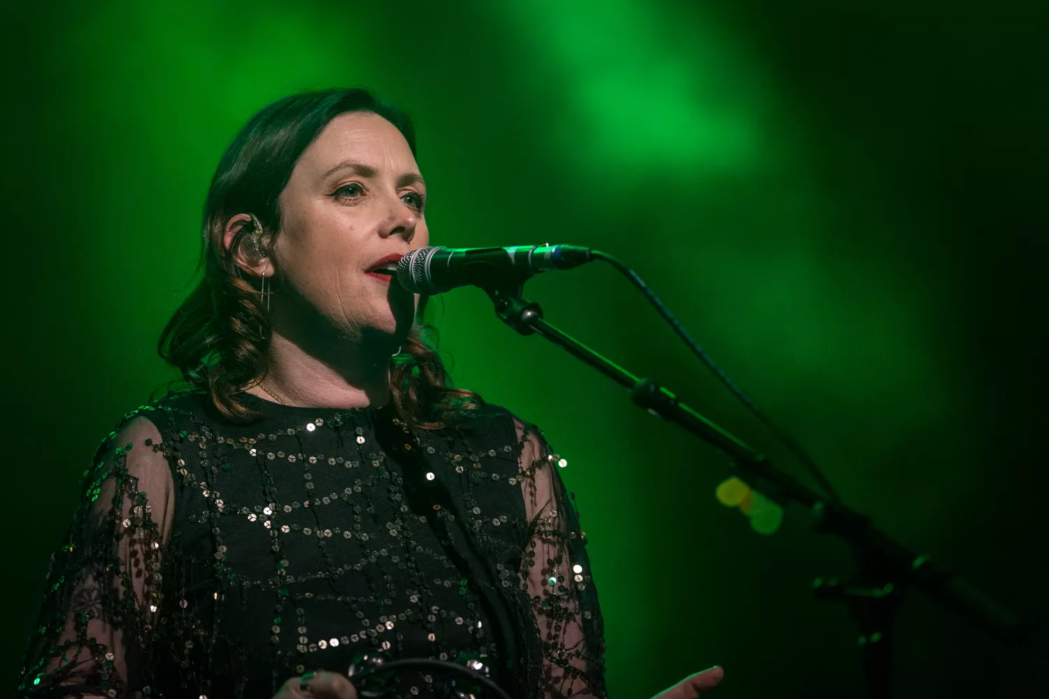 Storslagen 90-talsnostalgi med fötterna i nutiden