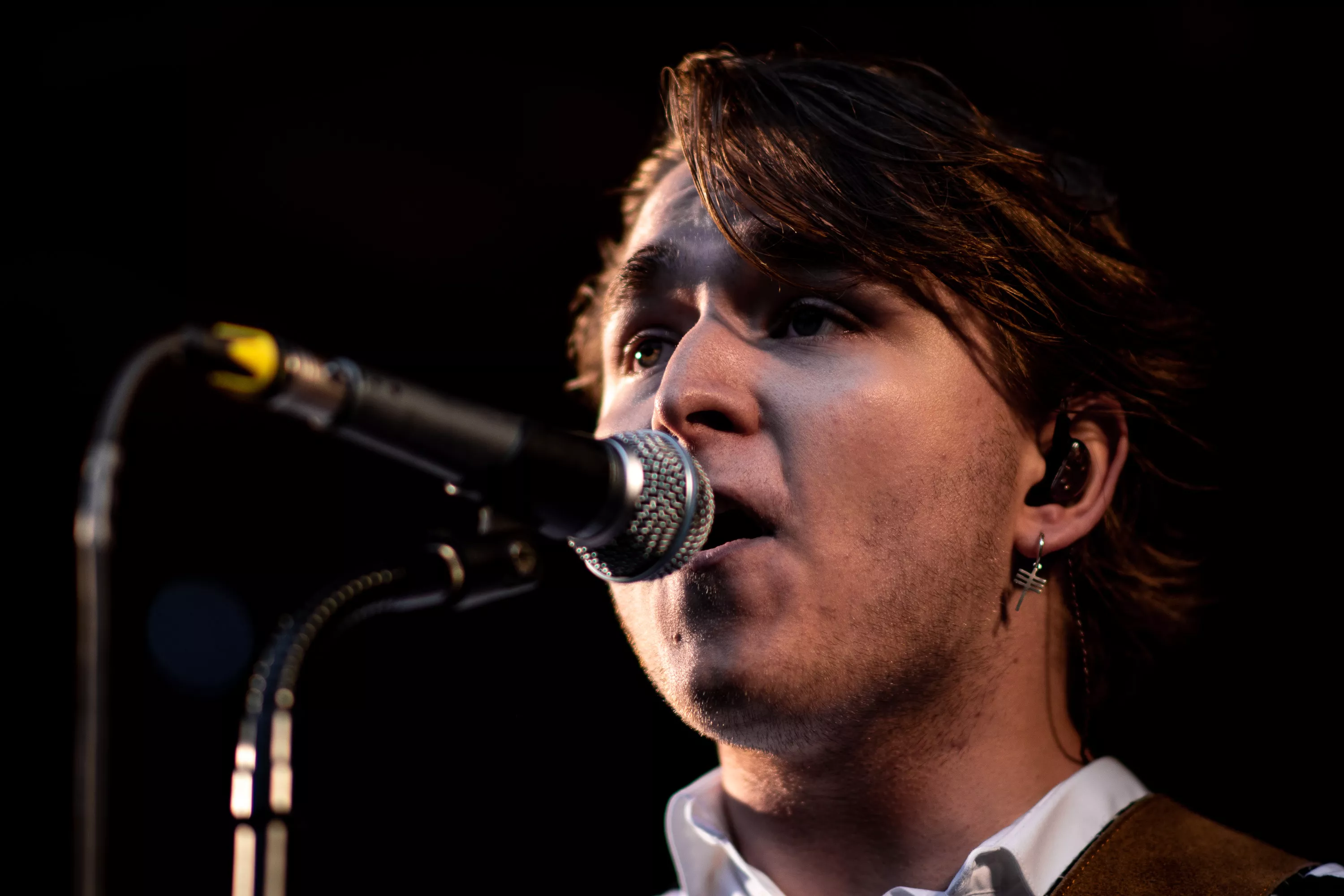 ANMELDELSE: Lige på og hårdt, og lige ved og næsten