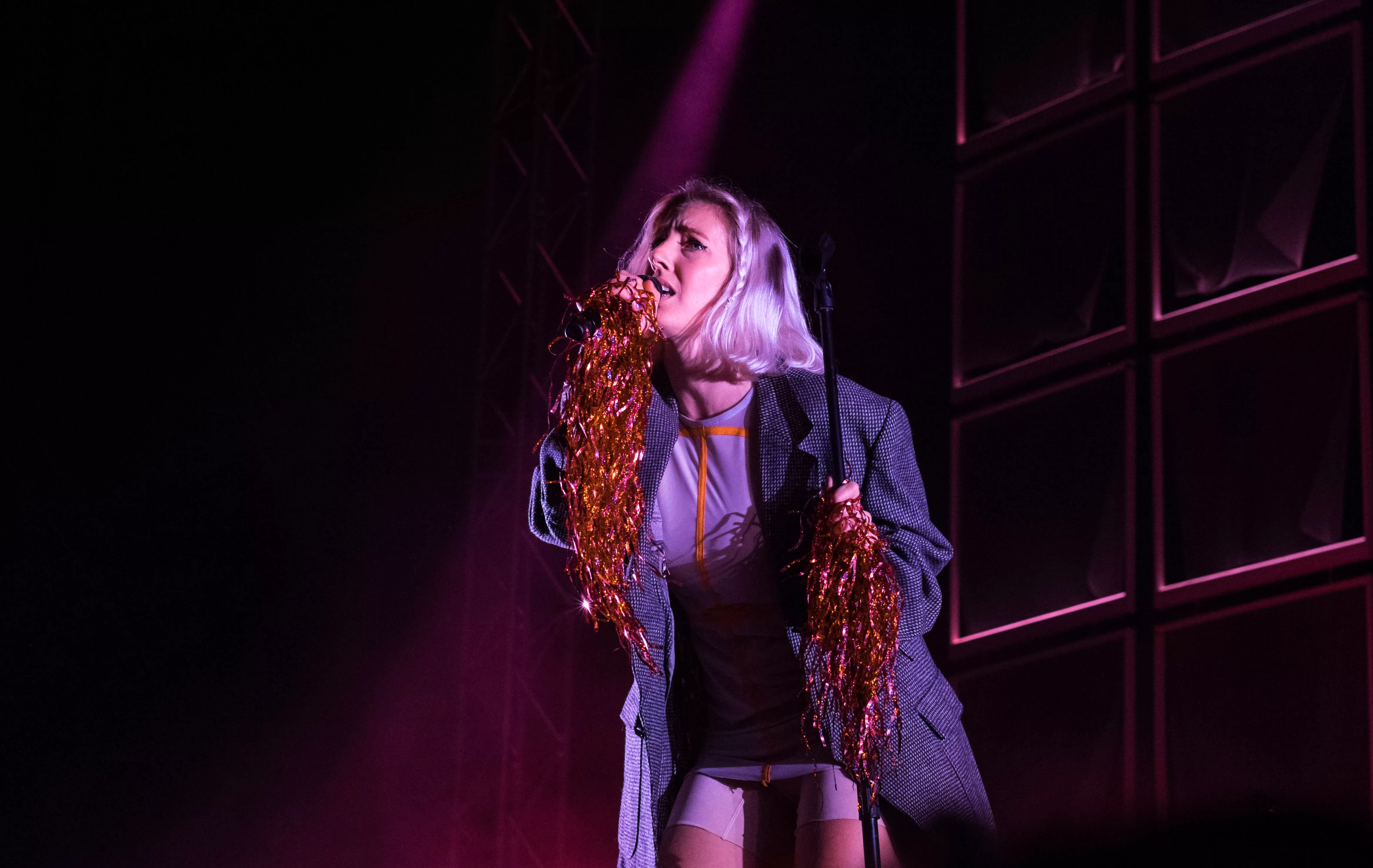 Popdrottningen gör majestätisk sorti