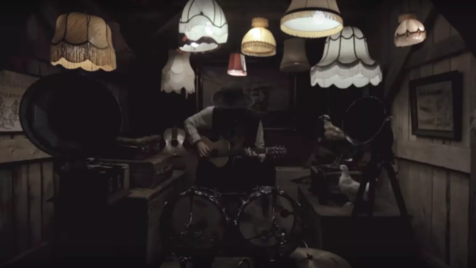 PREMIÄR: Old Kerry McKee – Go East And West