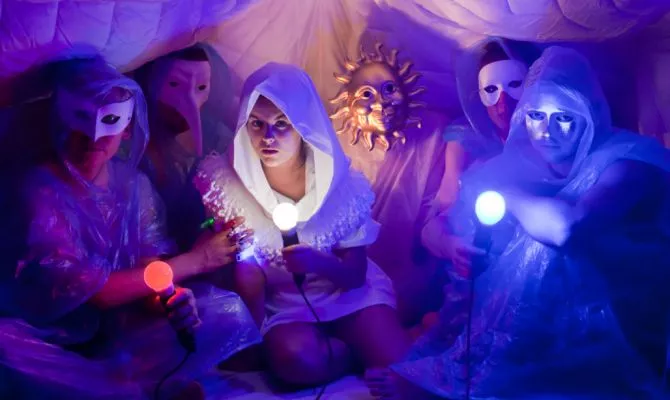 Scarlet Chives er klar med debutalbum