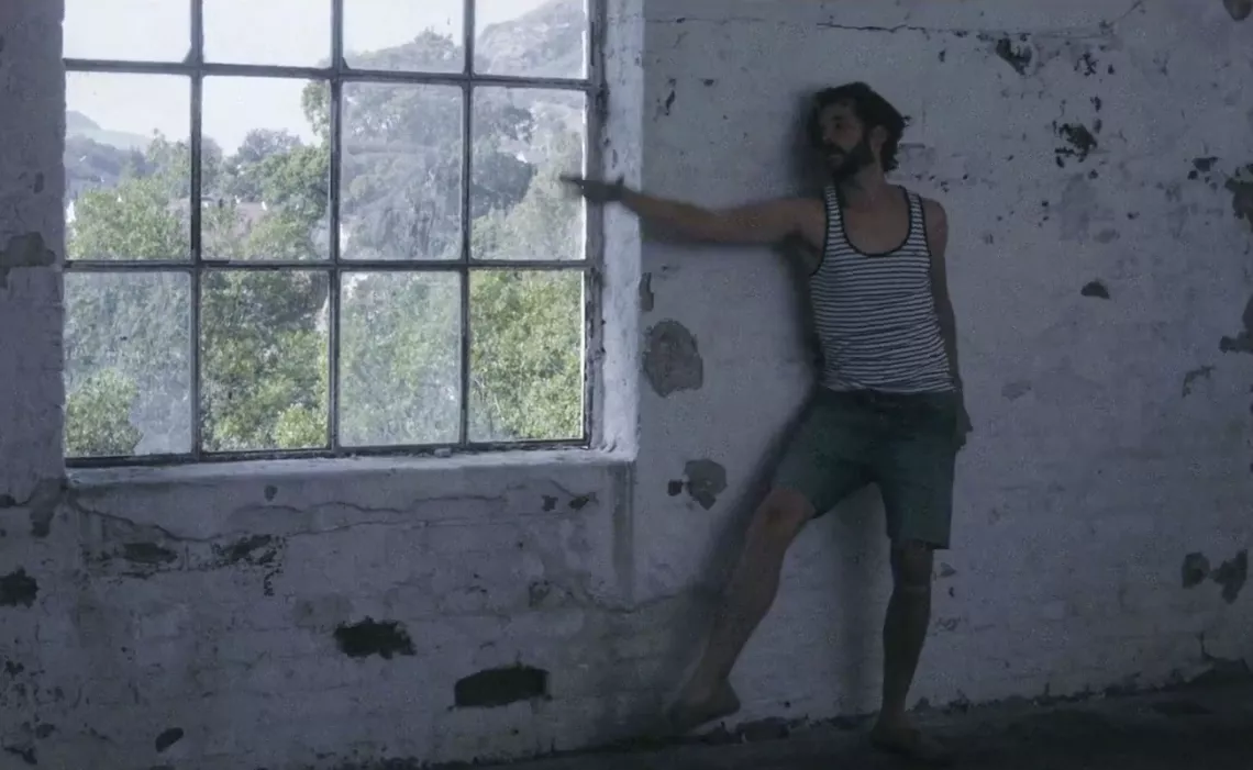 Se Thomas Dybdahls elegante dans