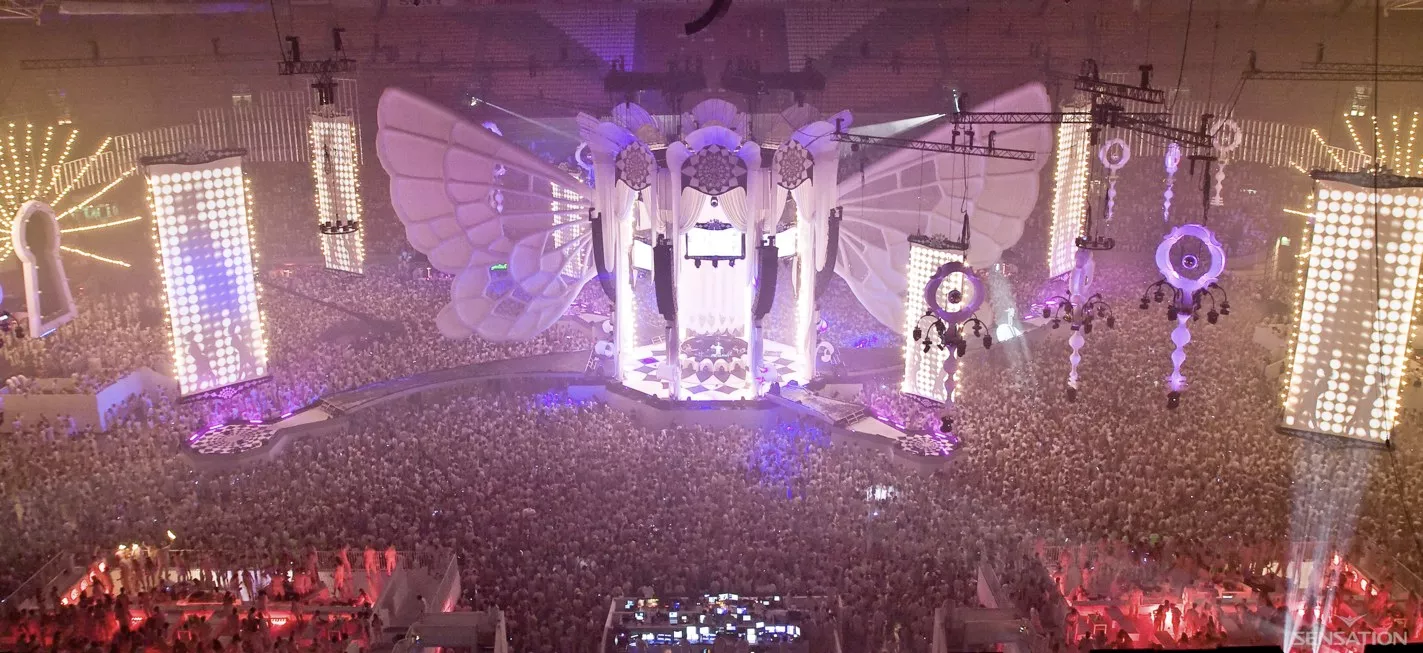 Diverse kunstnere : Sensation: Wicked Wonderland, Parken, København