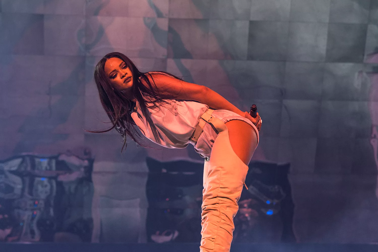 Rihanna vert for stjernespekket veldedighetsball