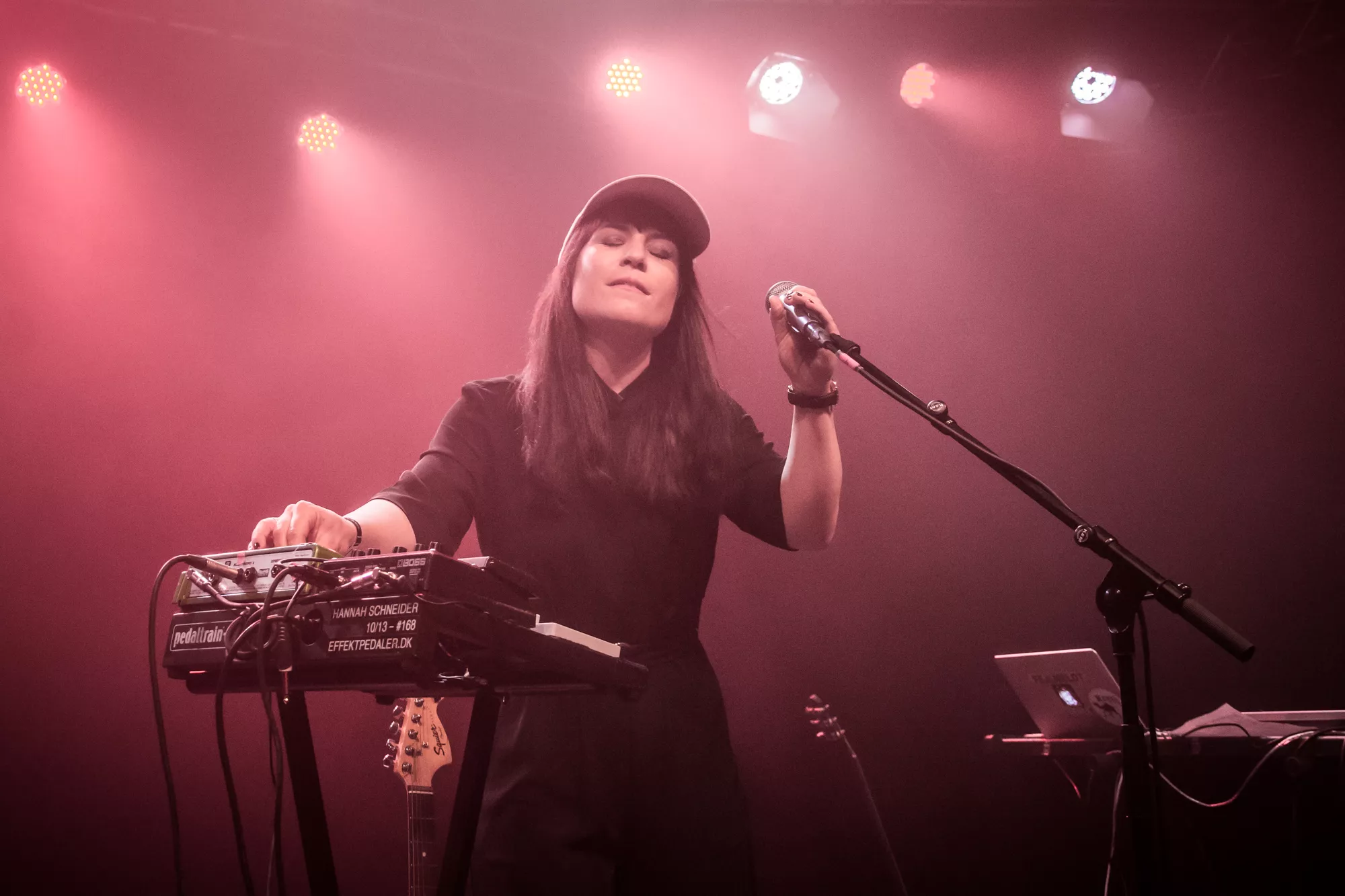 Ny dansk synthduo svæver let og ubesværet