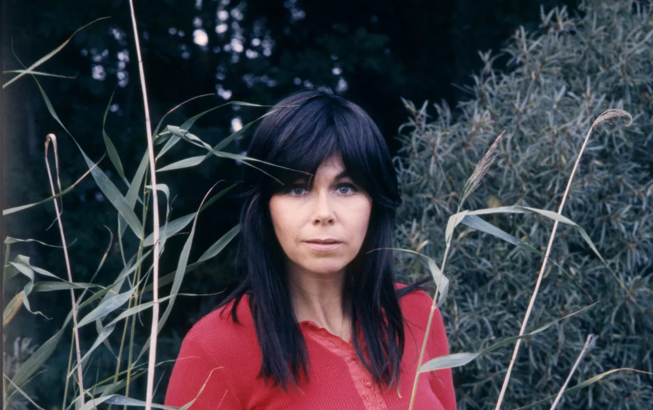 Hyllas av svenska popartister med festivalspelning – "Hon var unik"