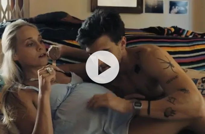 Se romantisk og dramatisk video til Phlakes Pregnant