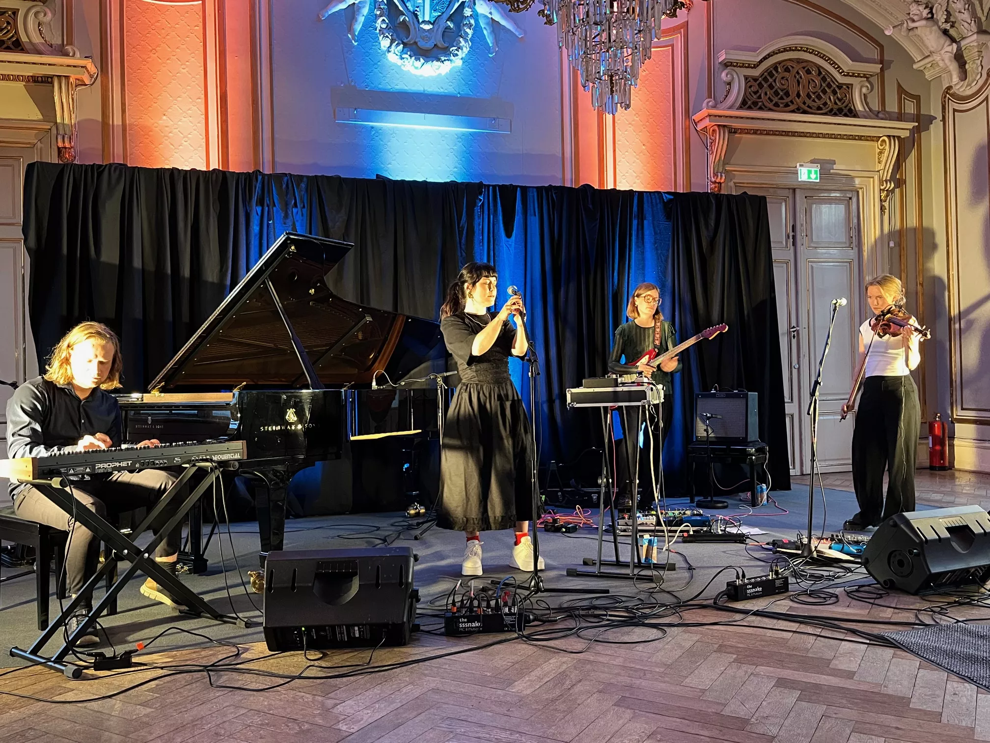 Flot koncert i den akustiske musiks gamle palæ i København