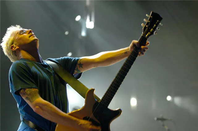 Pearl Jam-guitarist vil have adgang til private toiletter