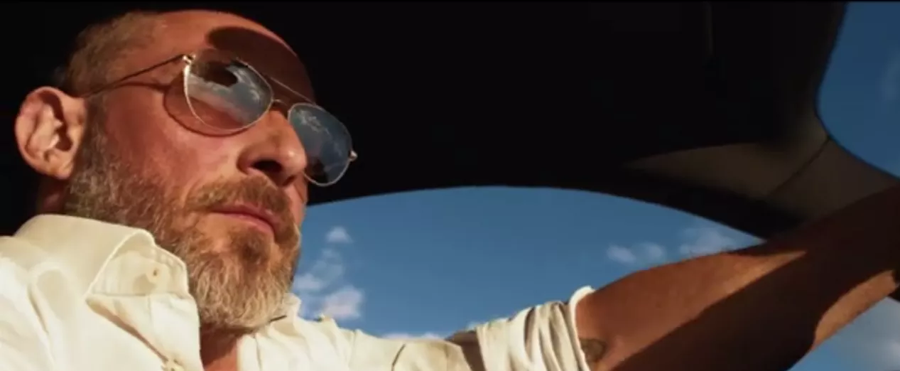 Se Jungs nye video – med Roland Møller i hovedrollen