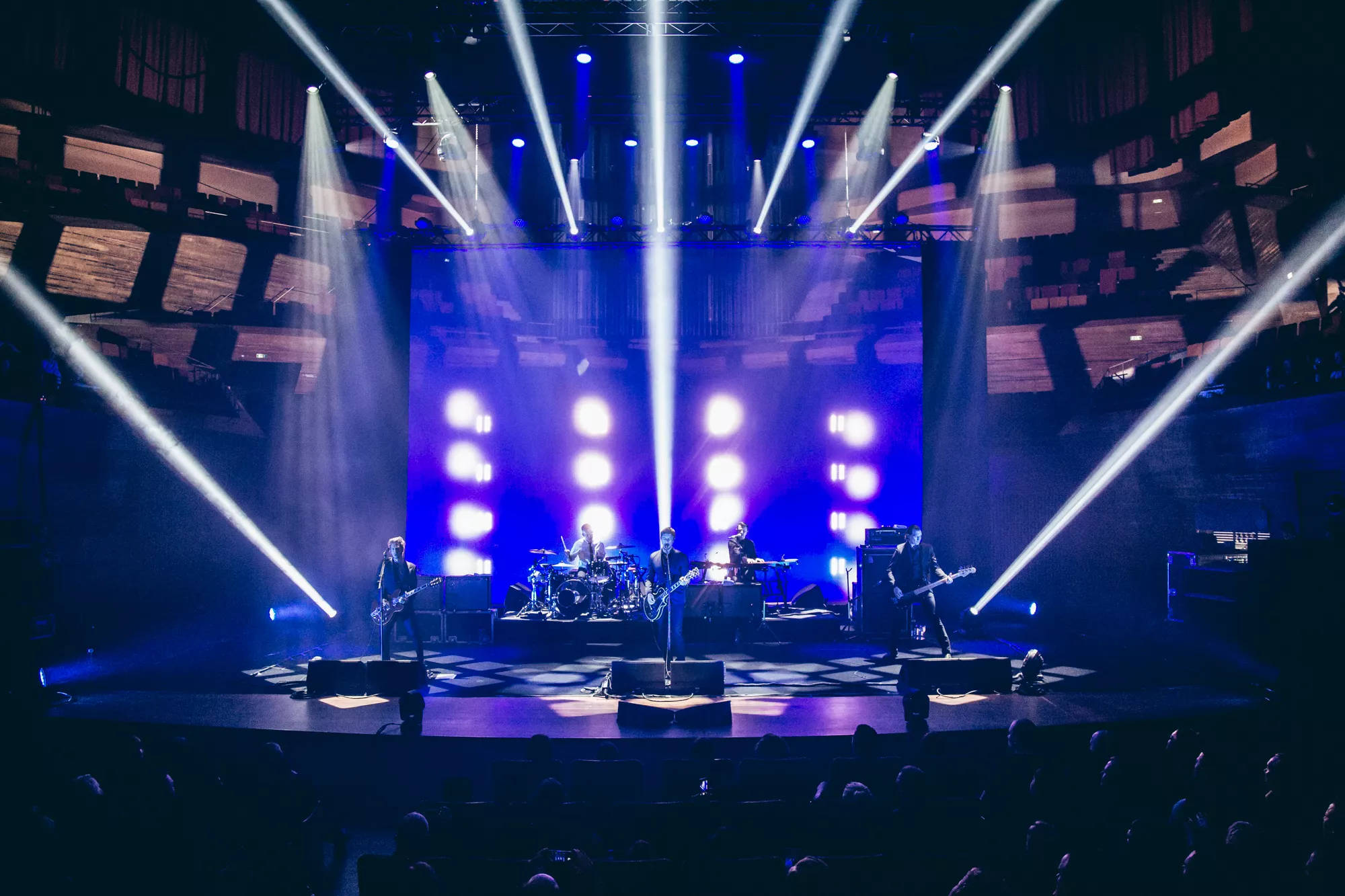 ANMELDELSE: Fornyet vildskab og gnist på sjette udspil fra Interpol