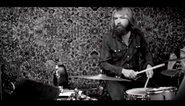 VIDEOPREMIÄR: Easy October - Baby Blue