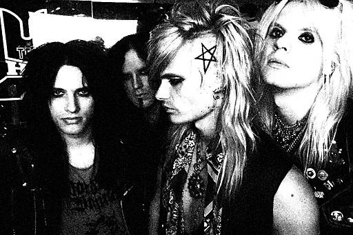 Crashdïet klara för Sweden Rock